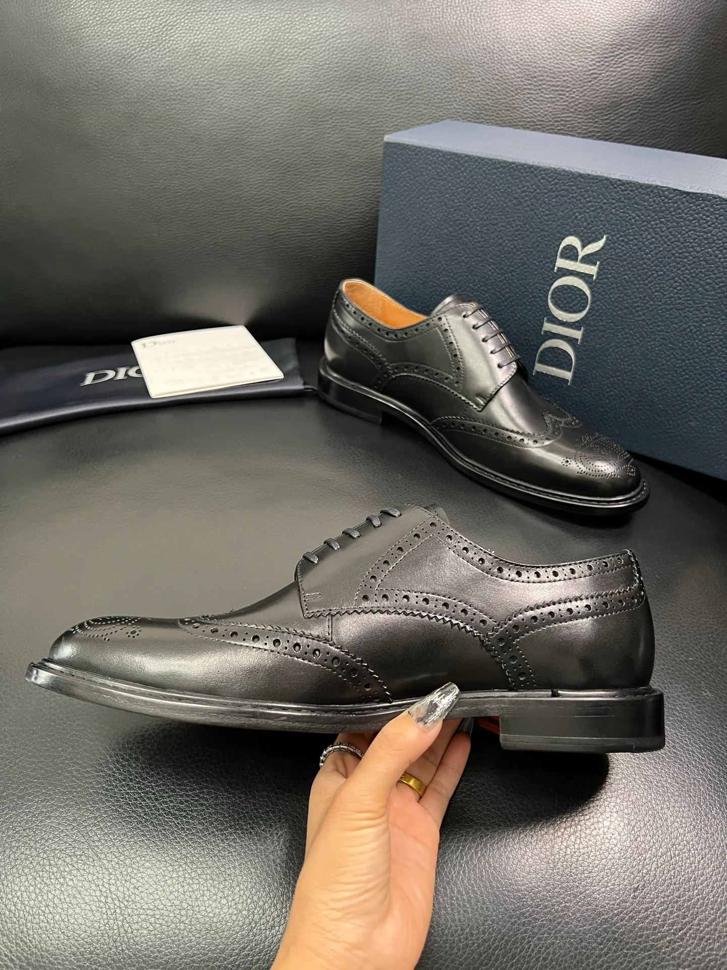 Men's shoes 💰940 Dior top purchasing agent, synchronized with Dior counters, original factory configuration, imported Italian cowhide, fully imported water-dyed cowhide lining, sole: original factory special supply, original sole super comfortable, original factory follow-up order 🔍🔍High quality, welcome to compare, code number 39-44 (can be ordered 38 45 46) 85868